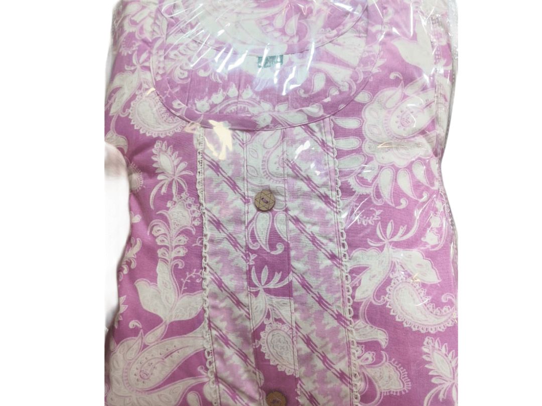 पिंक और सफेद प्रिंटेड सूट डुपट्टा के साथ